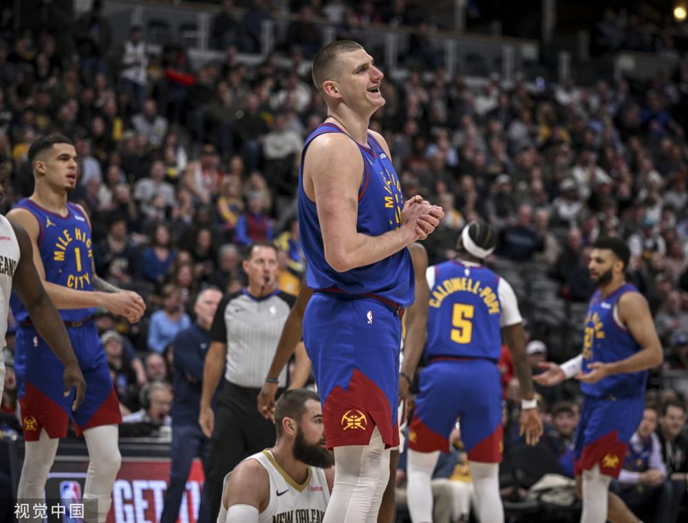 紧密结合的 紧密结合的